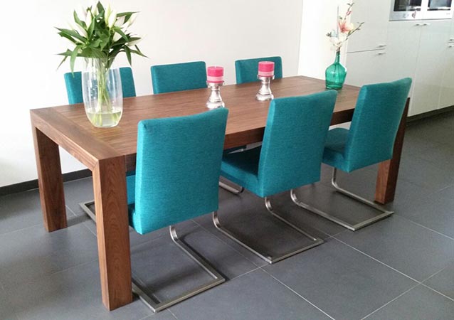 Eettafel op maat met stoelenZaal